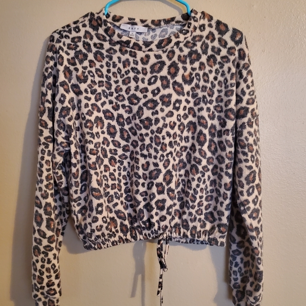 Gaze Brand Animal Print Soft Blouse.
